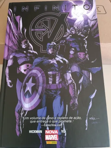 hq capa dura - Infinito - Os Vingadores