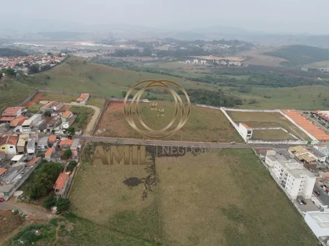 RA Amil Negócios Imobiliários vende: Terreno com 1.239.98m² na Chácara Fonte Imaculada Con