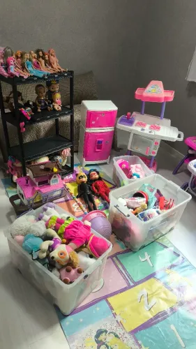 Brinquedos e Bonecas - Diversão Garantida