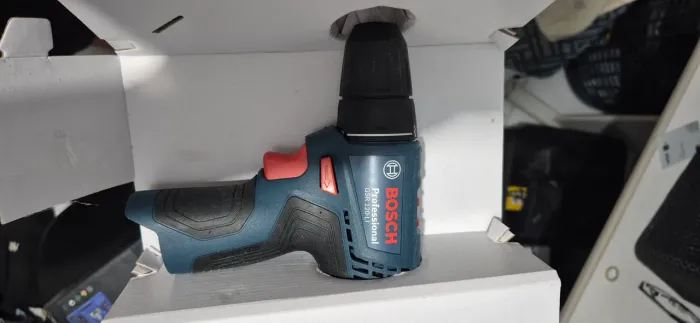 Parafusadeira nova sem carregador e bateria. Leia a descrição!