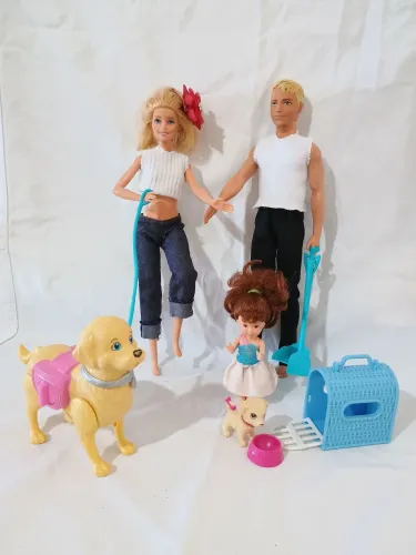 Família da Barbie com pets. Todos originais 