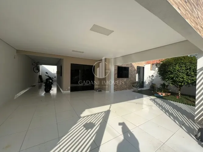 CASA DE 2 QUARTOS SENDO 1 SUÍTE À VENDA POR R$400.000,00 NO RES. DAURY RIVA EM SINOP/MT -