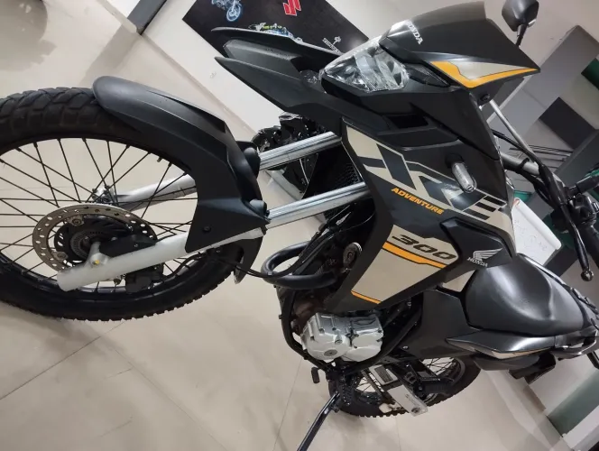 XRE 300 2023