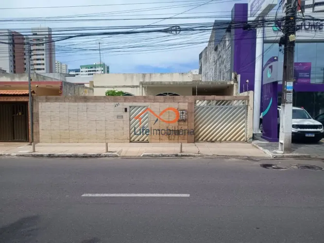 Casa à Venda na Av. Francisco Porto Com 5 Dormitórios Sendo 2 Suites,