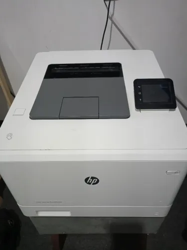 Impressora HP Color LaserJet Pro M452dw