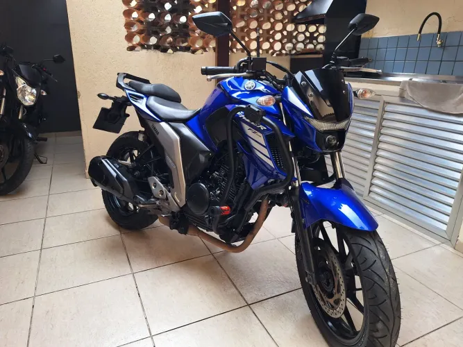 YAMAHA FZ25 FAZER 250 TROCO FINANCIO ACEITO CARRO OU MOTO MAIOR OU MENOR VALOR