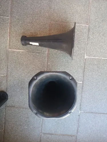 Conjunto de alto-falantes para som automotivo