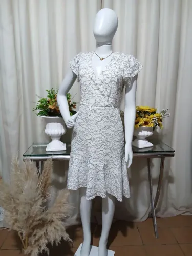 Vestido feminino rendado branco