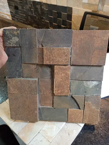Pedra ferro na placa 30x30, 19,00 a unidade