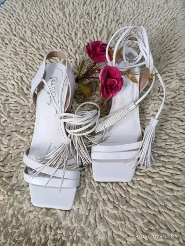 Sandália da Sea 13 Shoes - Branca com Detalhes e Tassel