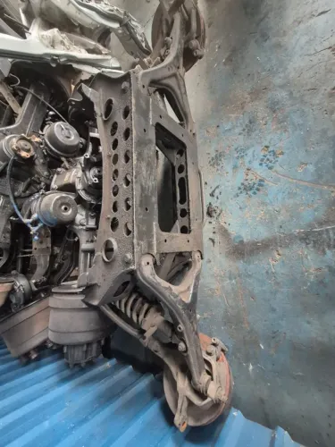 Agregado Quadro Suspensao Dianteira Delivery Express 18 À 23 USADO