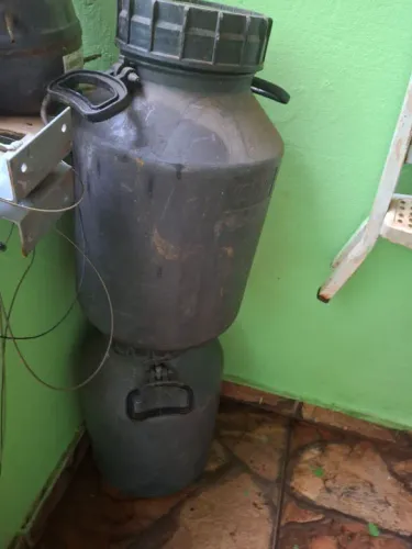 Tambor de leite 10 litros cada R$90 cada