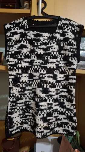 Blusa de Crochê Artesanal em Preto e Branco