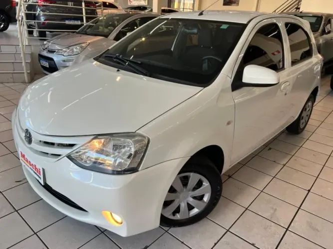 Toyota Etios X 1.3 Flex 16V 5P Mec. 2015