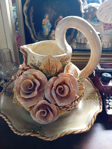 Jarro Decorativo com Flores em Cerâmica