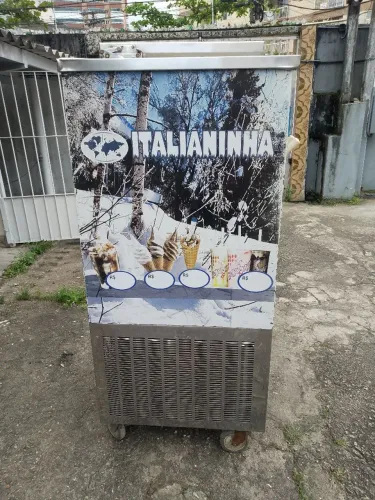 Maquina de sorvete ITALIANINHA,abaixei o preço
