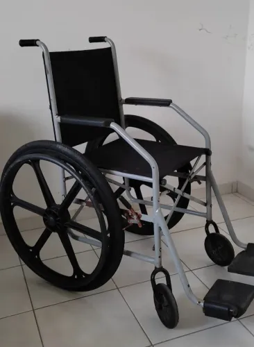 Cadeira de Rodas muito conservada