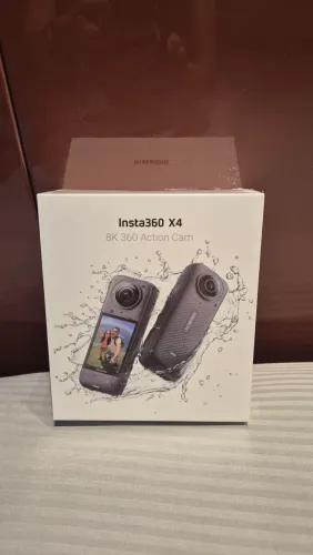 Insta360 X4