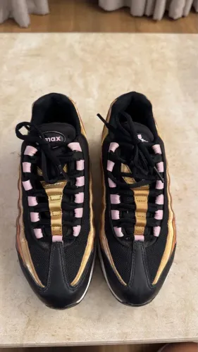 Tênis Nike air Max 95 praticamente novo