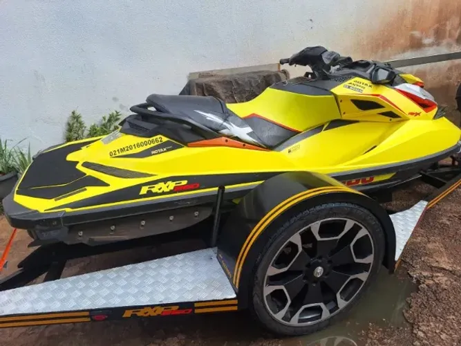 Vendo Jet Sky rxf 260 2016 com carreta aro 22.