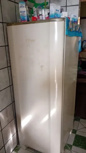 VENDE SE GELADEIRA TEMOS NEGOCIAÇÕES COM PREÇO