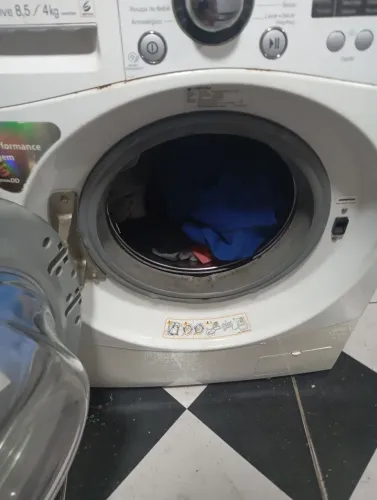 Máquina lava e seca