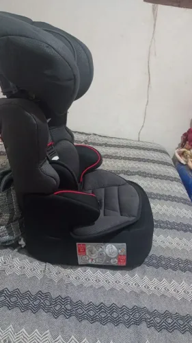 Cadeirinha de bebe semi nova