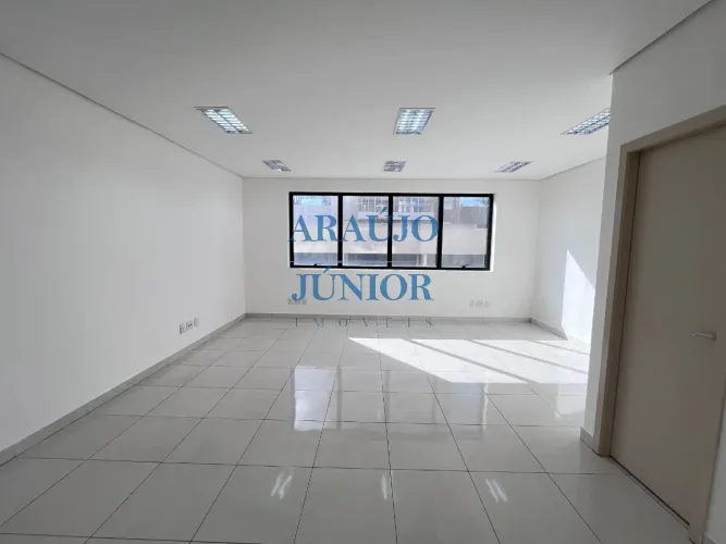 Aluguel de Sala Comercial em Condomínio em Americana-SP - 1 Sala, 1 Banheiro, 1 Vaga de Ga