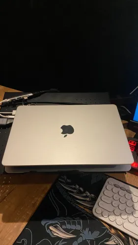 MacBook Air M4 13.6" 256GB 16RAM- Impecável! 18 Ciclos, Garantia Apple Jul/2027 + Caixa