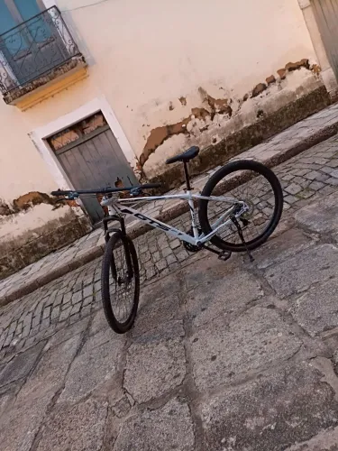 Bicicleta semi nova