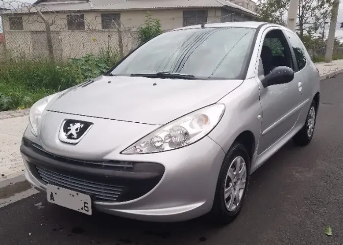 Peugeot 207 XR 1.4 Flex 8V 3P 2011