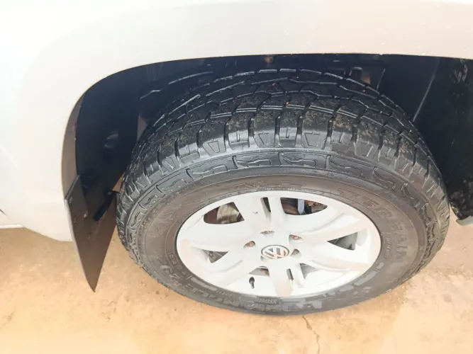 Vendo rodas e pneus 265 65 r 17