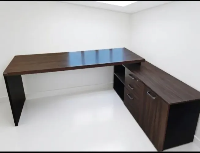 Mesa em L executiva