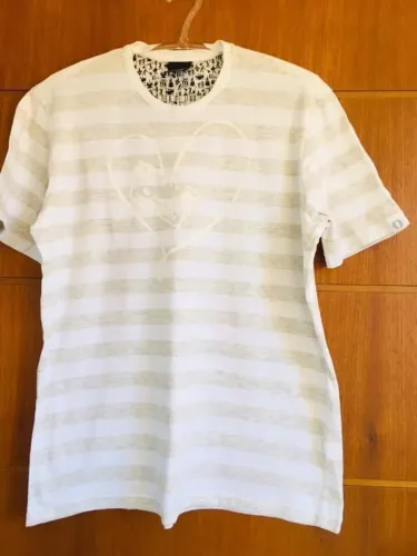 Camiseta Masculina nunca usada Tecido super confortável