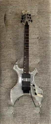Guitarra Warbeast Acrílico