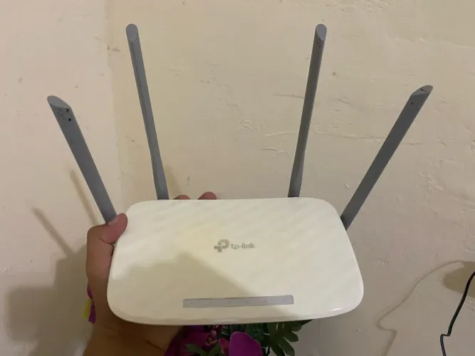 roteador TP-Link Archer C50 AC1200, Dual Band, com 4 antenas.