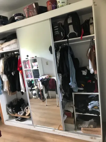 Closet com 1 espelho