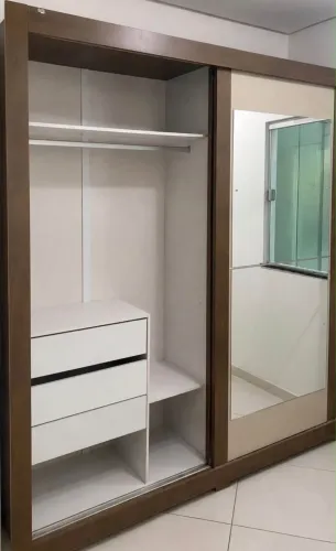 Guarda Roupas Grande Com Espelho