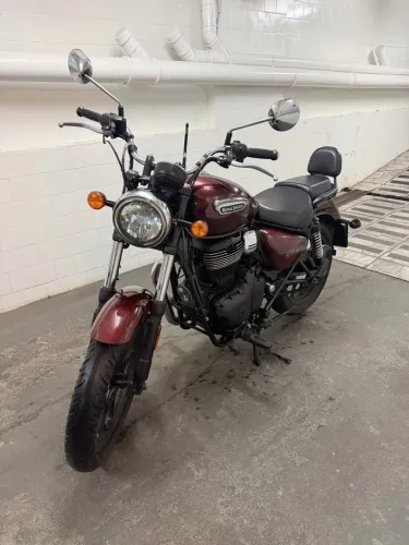 Royal Enfield Meteor 350 ano 2025
