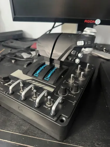 Controlador de Simulação RGB Manete e Acelerador X56 H.O.T.A.S Logitech G