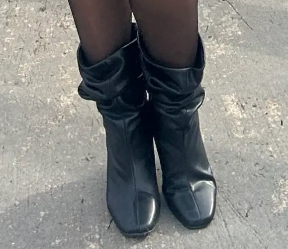 Bota de couro- SEMINOVA 38-39