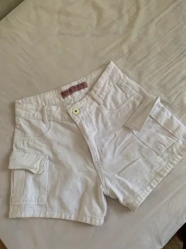 short cargo branco