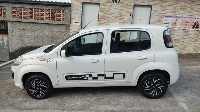 Fiat Uno Attractive 1.0 EVO Fire Flex 8V 5P 2021