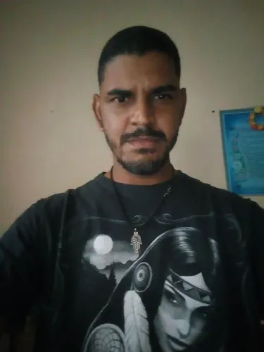 Sou servente, faxineiro e ajudante de caminhão!!