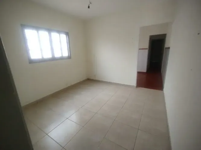 CASA COM COMÉRCIO, QUINTAL LATERAL E FUNDOS BOQUEIRÃO | PRAIA GRANDE/SP
