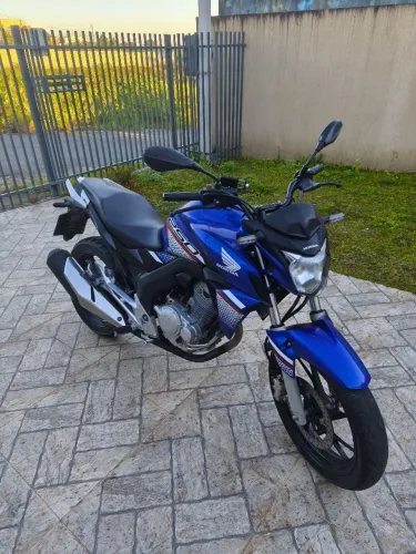 Vendo ou troco cb Twister 2022