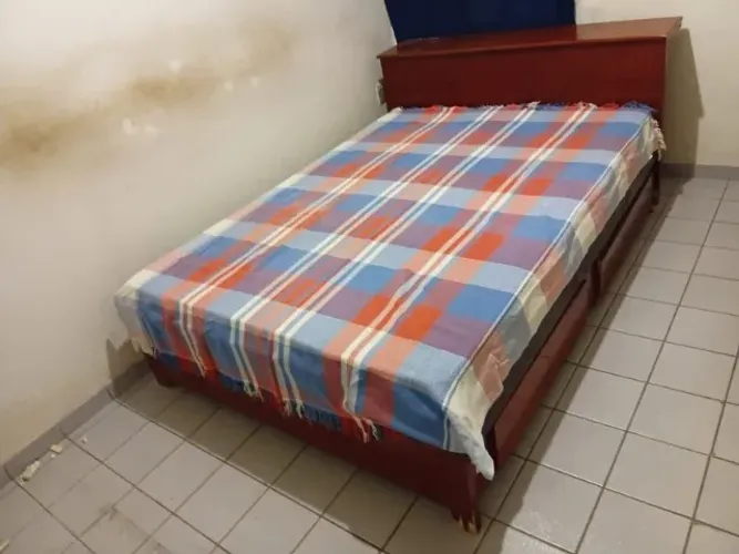 Vendo Cama Casal com Baú e Gaveteiros Laterais