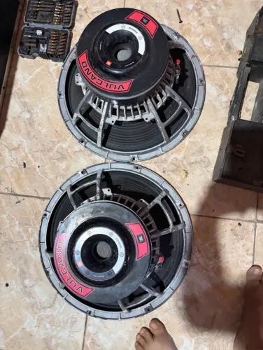 Par Subwoofer JBL Vulcano 3.8K 18 Polegadas 1900W RMS - Testados reparos originais