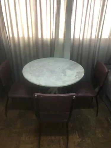 Mesa de jantar redonda