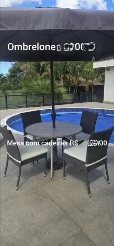 Conjunto de mesa e cadeiras com ombrelone premium para área externa
